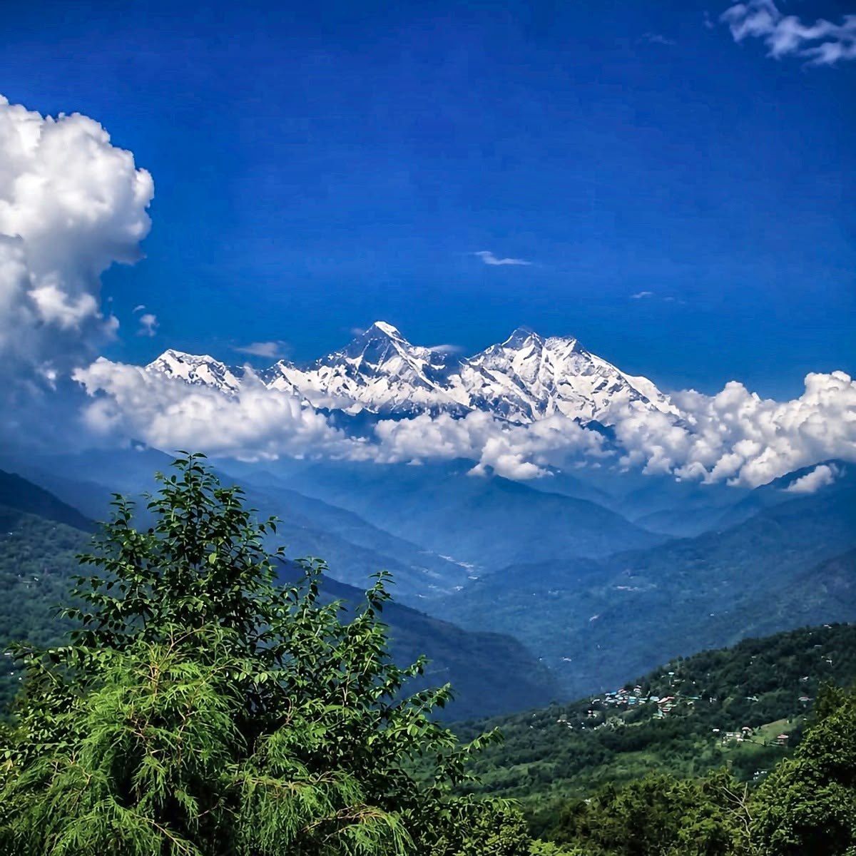 Peaks above the clouds